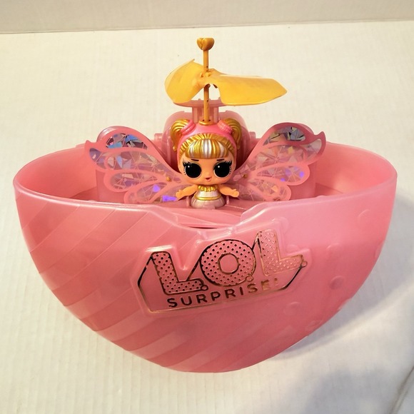 L.O.L. Surprise! Magic Flyers Doll In Its Pink Capsule It Works Great Condition - Picture 2 of 3